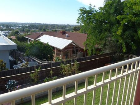 VIEWS & LOCATION- THIS ONE WILL IMPRESS - Photo 3