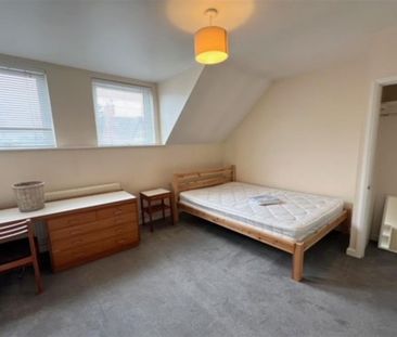 3 bedroom apartment to rent - Photo 6