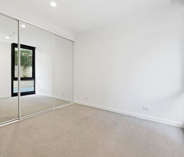 Modern Ground-Floor Living in the Heart of Box Hill - Photo 5