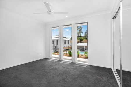 Luxury 3 Bdm Townhouse - Photo 3