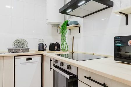 Carrer de la Indústria, Valencia, Valencian Community 46022 - Photo 4