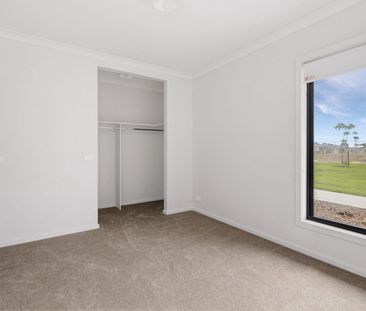 Brand New 3 Bedroom Townhome - Photo 5