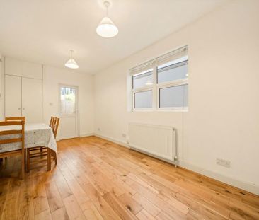 3 bedroom flat to rent - Photo 3