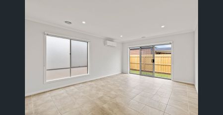 Rooming House in Prime Lara Location (Rooms Only) - Photo 2