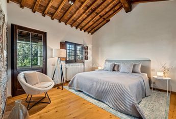 viale apua, Pietrasanta, Tuscany 55045