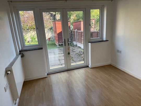 3 Bed Terraced House, Birch Grove, E11 - Photo 1