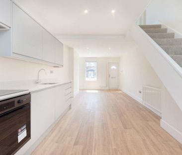 2 bedroom terraced house to rent - Photo 4