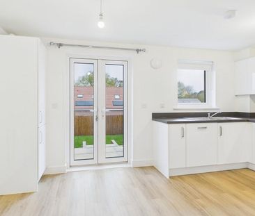 3 bedroom semi-detached house to rent - Photo 5