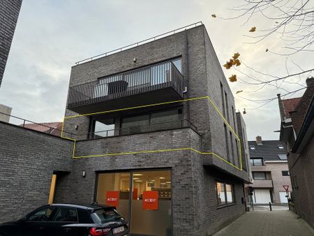 TE HUUR: Ruim twee-slaapkamerappartement in het centrum van Tielt. - Photo 5