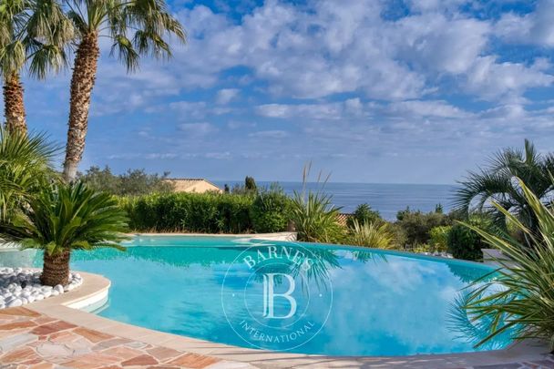 LOCATION SAISONNIÈRE - SAINTE-MAXIME - VILLA VUE MER - 6 CHAMBRES - PISCINES - Photo 1