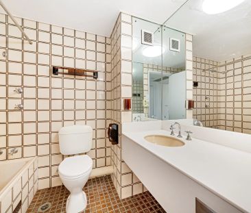 Renovated Studio Apartment in the Shore Apartments - Photo 4