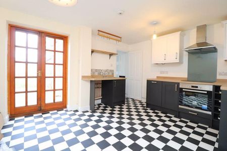 3 bedroom terraced house to rent - Photo 5