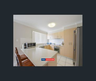 SPACIOUS 4 BEDROOM FAMILY HOME - Photo 2