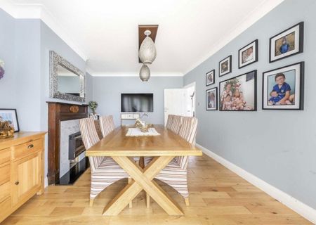 Christian Fields, SW16 3JY, London - Photo 2