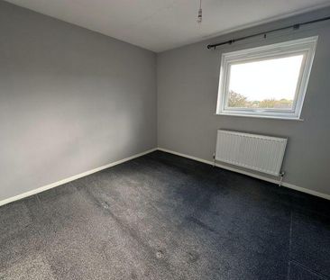 2 bedroom end of terrace house to rent - Photo 4