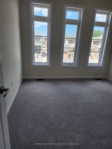 Detached Home For Lease | E9056430 - Photo 2