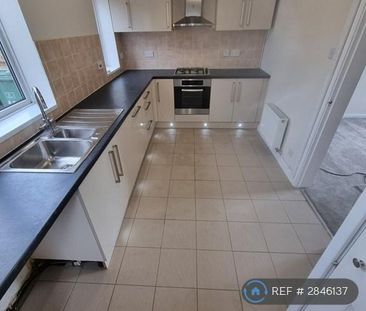 2 bedroom semi-detached house to rent - Photo 3