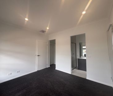 A Perfect Blend of Space, Style, and Comfort - Photo 3