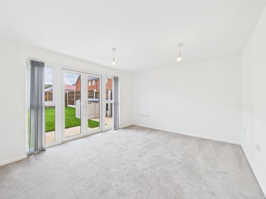 2 BED House To rent - Photo 1