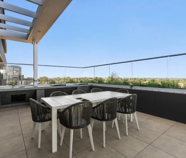 Superb, light filled 2 bedroom residence! - Photo 5