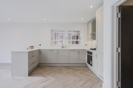 3 bedroom semi-detached house to rent - Photo 2