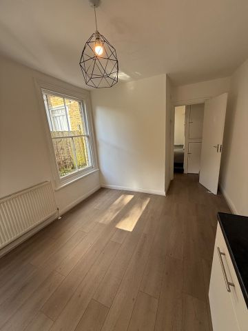 1 Bed Flat, Percy Road, N12 - Photo 2