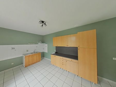 Location Maison 4 pièces 120m² CHAUVIGNY 86300 - Photo 2