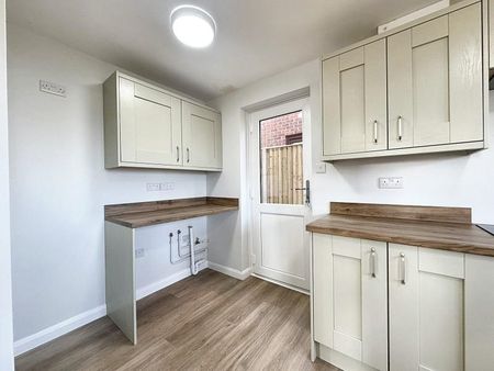 4 bedroom detached house to rent - Photo 5