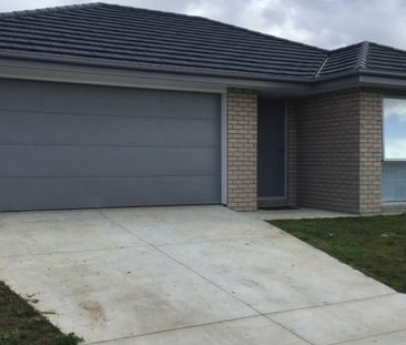 13 Parton Road, Pukekohe - Photo 2