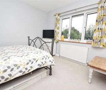 4 bedroom semi-detached house to rent - Photo 5