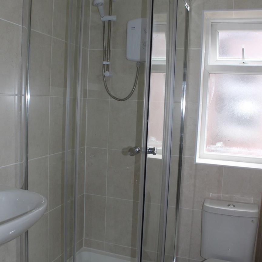 4 Bed Terraced House, Moseley Road, M14 - Photo 1