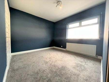 28 Chichester Square, Carrickfergus, BT38 8JU - Photo 5