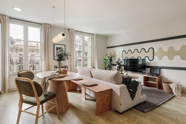 Carrer de València, Barcelona, Catalonia 08007 - Photo 1