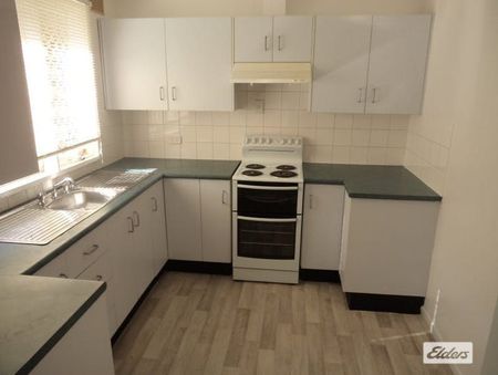 Great Size 4 Bedroom Home - Photo 5