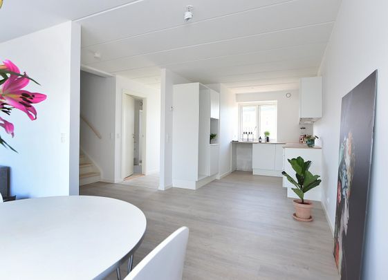 5 værelses rækkevilla med central beliggenhed - Foto 1