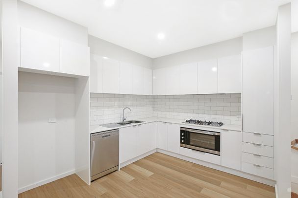 19 Glisten Way, Craigieburn VIC 3064 - Townhouse For Rent | Domain - Photo 1