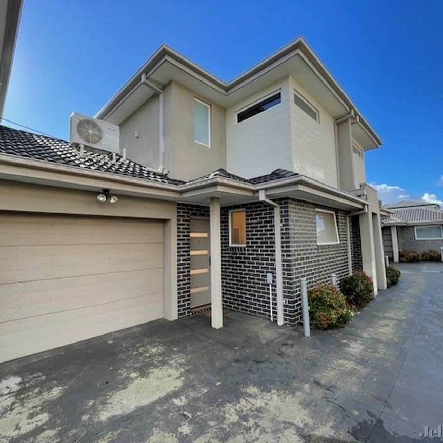 2/6 Isla Avenue, Glenroy VIC 3046 - Townhouse For Rent | Domain - Photo 1