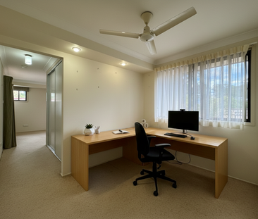 MULTI LIVING FAMILY HOME! - Photo 2