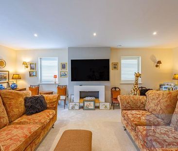 4 bedroom detached house to rent - Photo 1