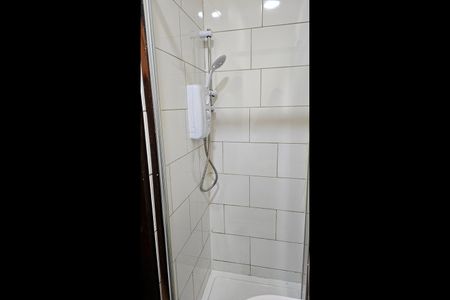 Studio Flat, Barking Road, E13 - Photo 4