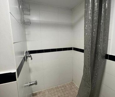 For Lease - 118 Solway Avenue, Vaughan, Ontario - Photo 3