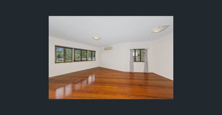 Comfortable 3 Bedroom Home in Great Location - Photo 4