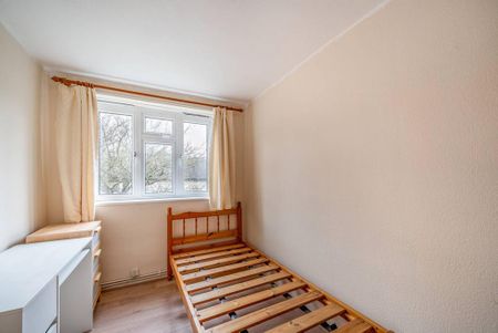 3 bedroom flat to rent - Photo 3