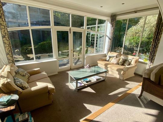 4 bedroom detached house to rent - Photo 1