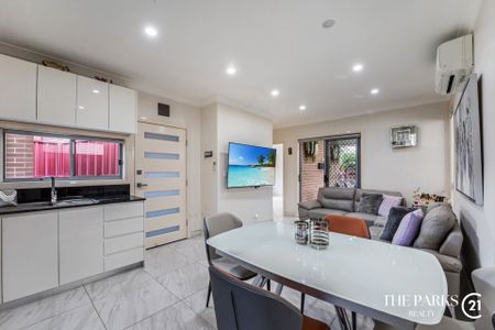 Street Facing Granny Flat - Photo 4