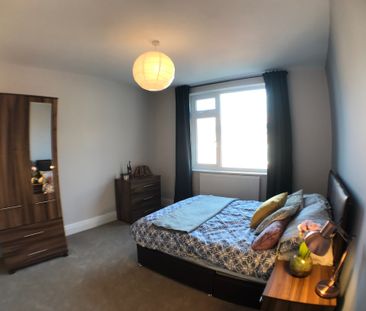 *ALL BILLS INC + CLEANER + WIFI* *NO DEPOSIT**GREAT CENTRAL LOCATION* - Photo 2