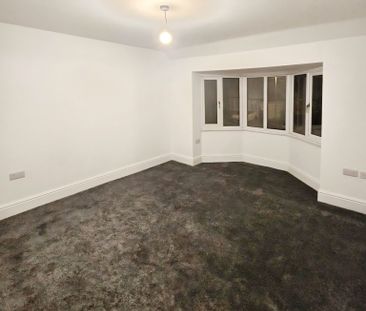 ***Available NOW – Refurbished Property*** 3 Bed House To Let In Bi... - Photo 6