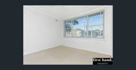 Freestanding House in Idyllic Street - Photo 5