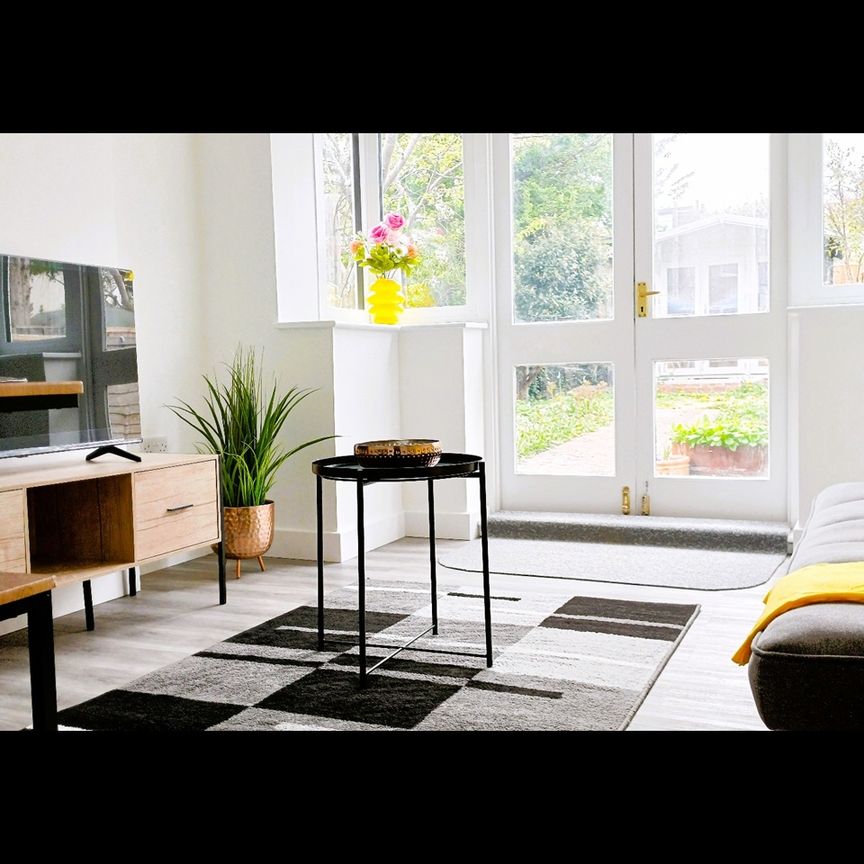 4 Bed Semi-Detached House, Reginald Street, LU2 - Photo 1