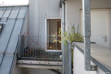 WOHLFÜHLWOHNUNG 3-ZIMMER DACHGESCHOSSWOHNUNG MIT KLIMAANLAGE und kleiner Terrasse - Photo 4